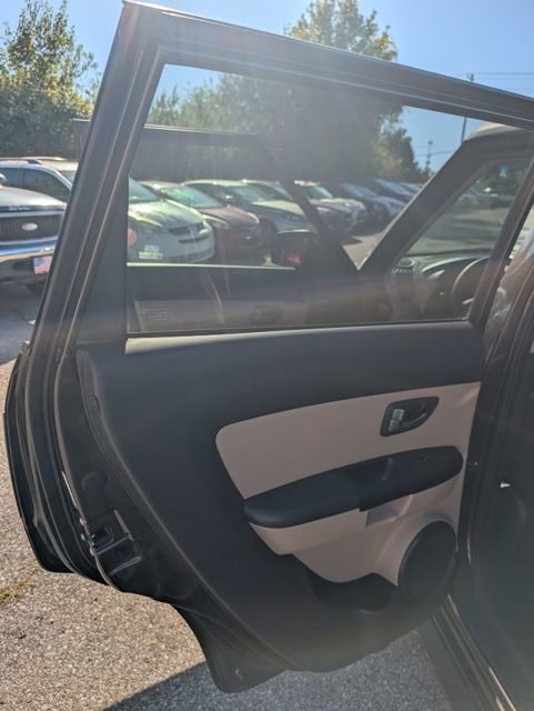 Used 2011 Kia Soul ! image 16