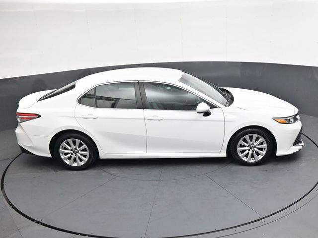 Used 2018 Toyota Camry LE FWD image 19