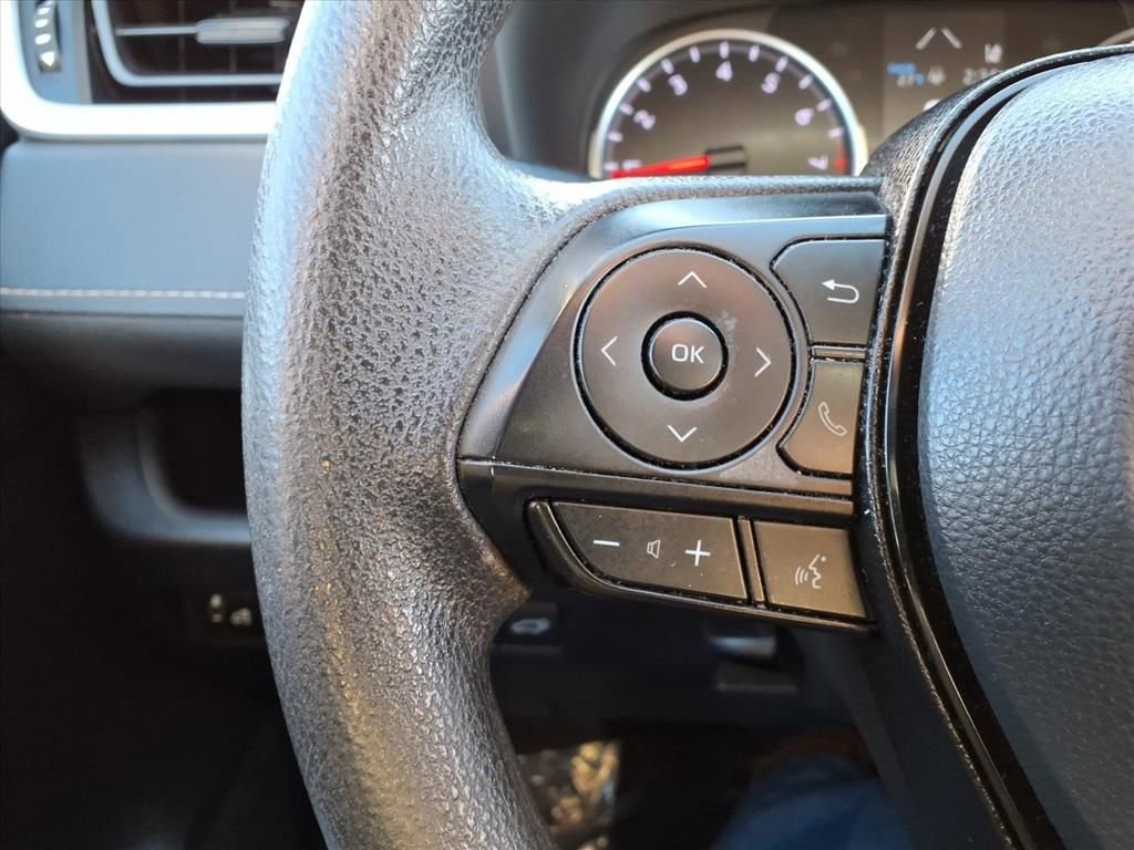 Used 2022 Toyota RAV4 XLE image 21