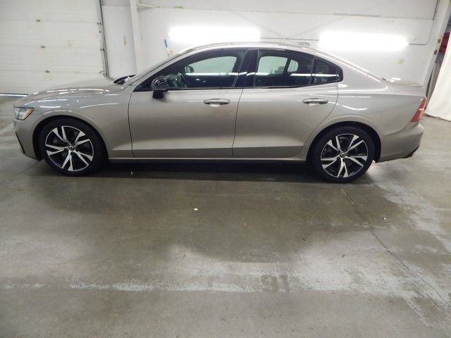 Used 2019 Volvo S60 T6 R-Design AWD/4WD image 3