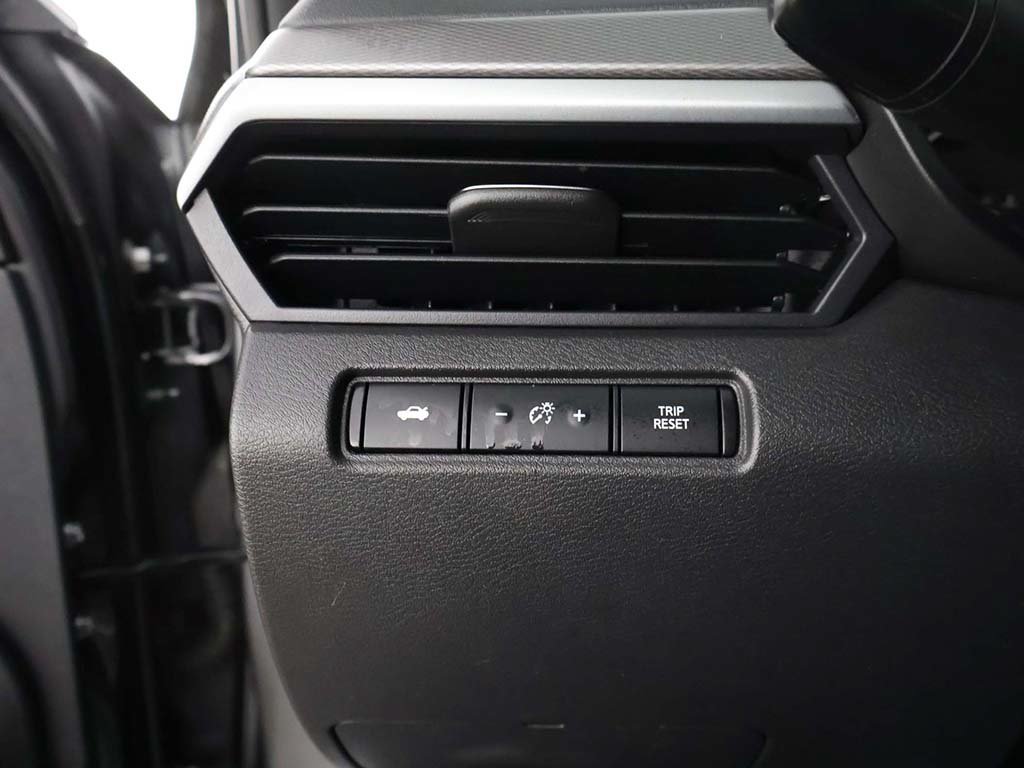 Used 2024 Nissan Altima 2.5 SR AWD/4WD image 36