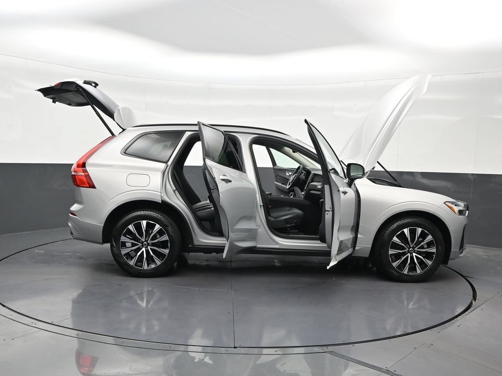 Certified 2024 Volvo XC60 B5 Core AWD/4WD image 36