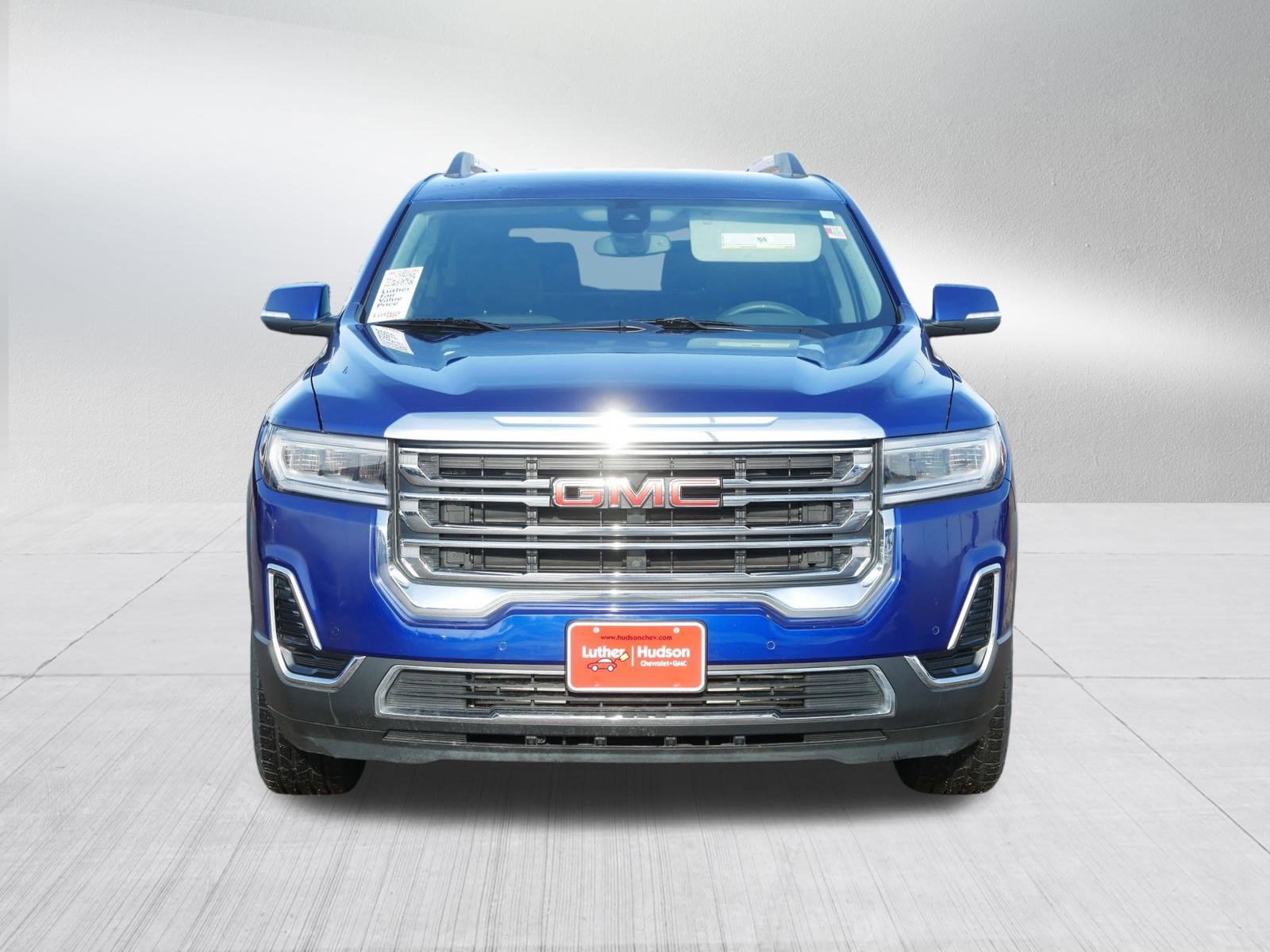 Used 2023 GMC Acadia SLE w/ Driver Convenience Package image 2