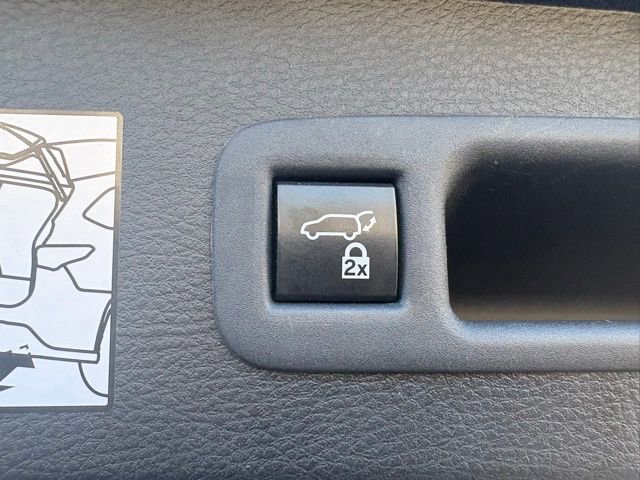 Used 2021 Toyota Sienna Platinum image 33