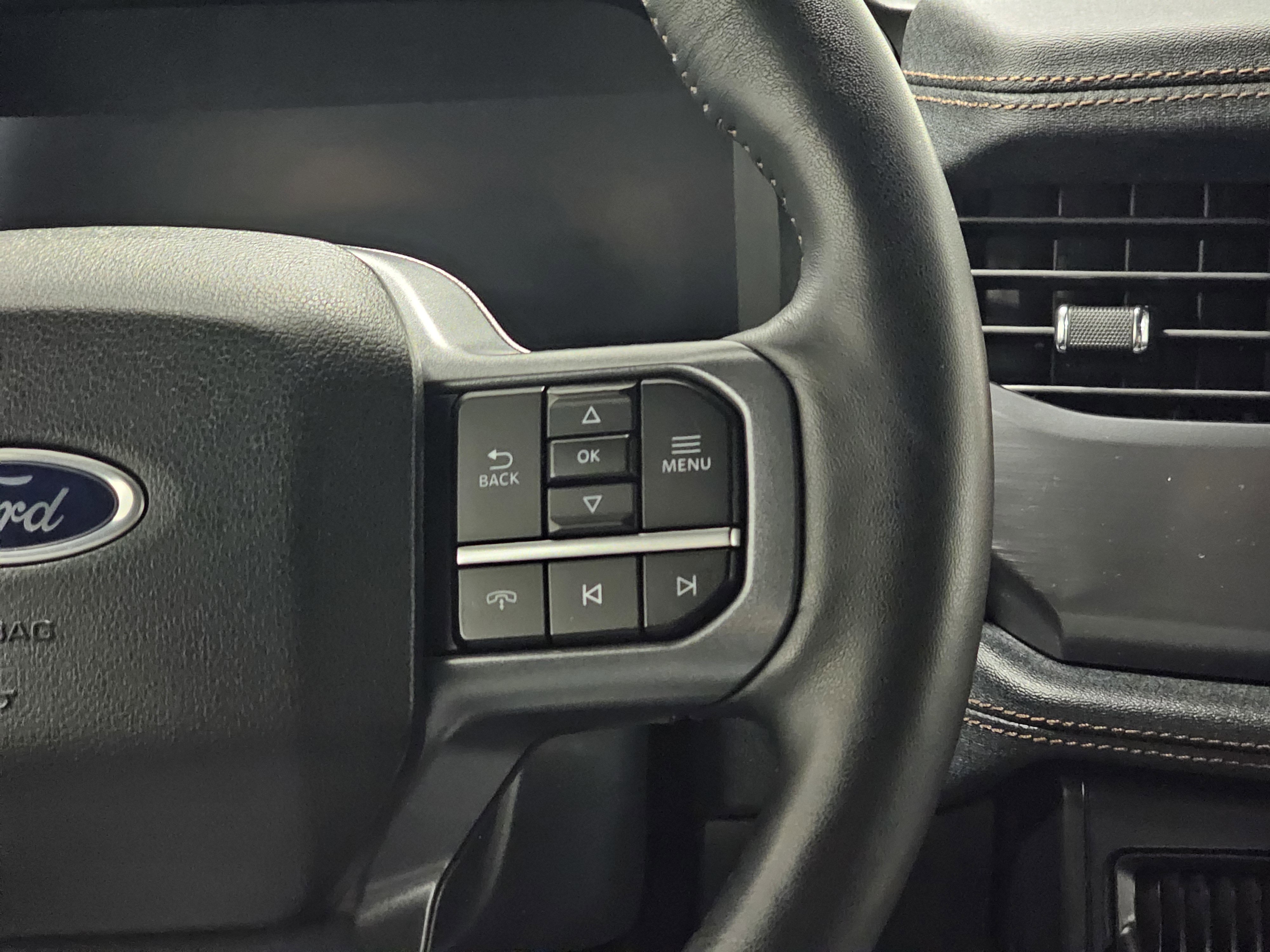 Used 2023 Ford F150 Lightning Lariat image 24