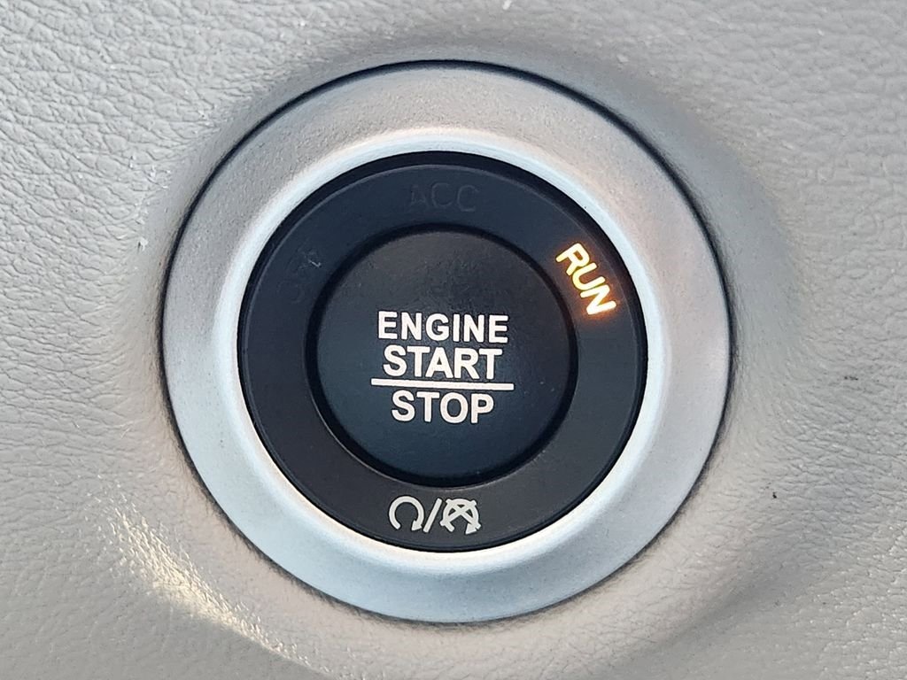 Used 2024 Chrysler Pacifica Touring-L image 21