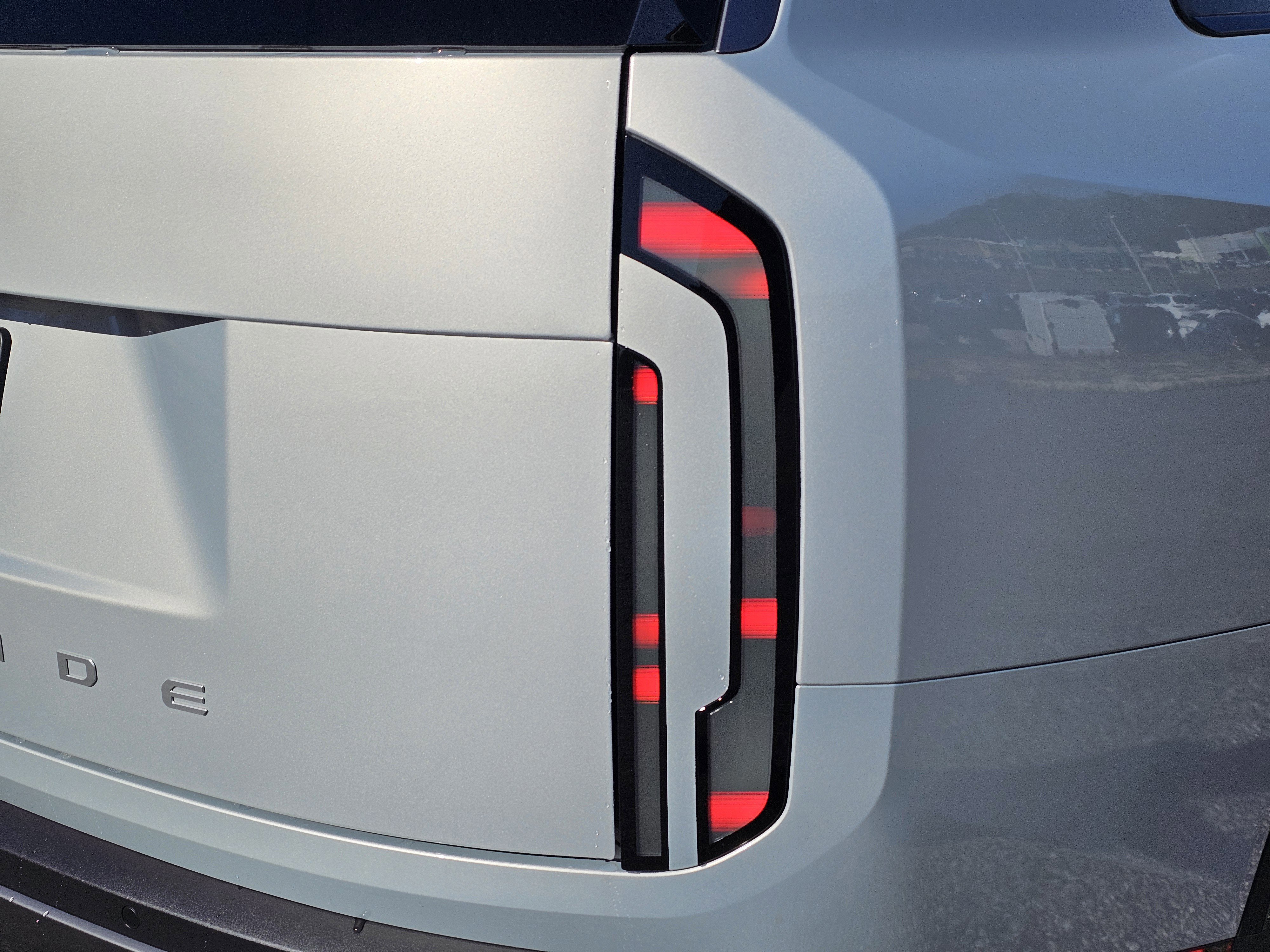 New 2027 Kia Telluride S image 9