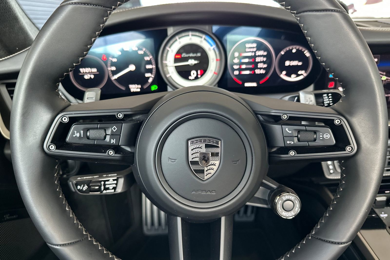 Used 2025 Porsche 911 Turbo image 28