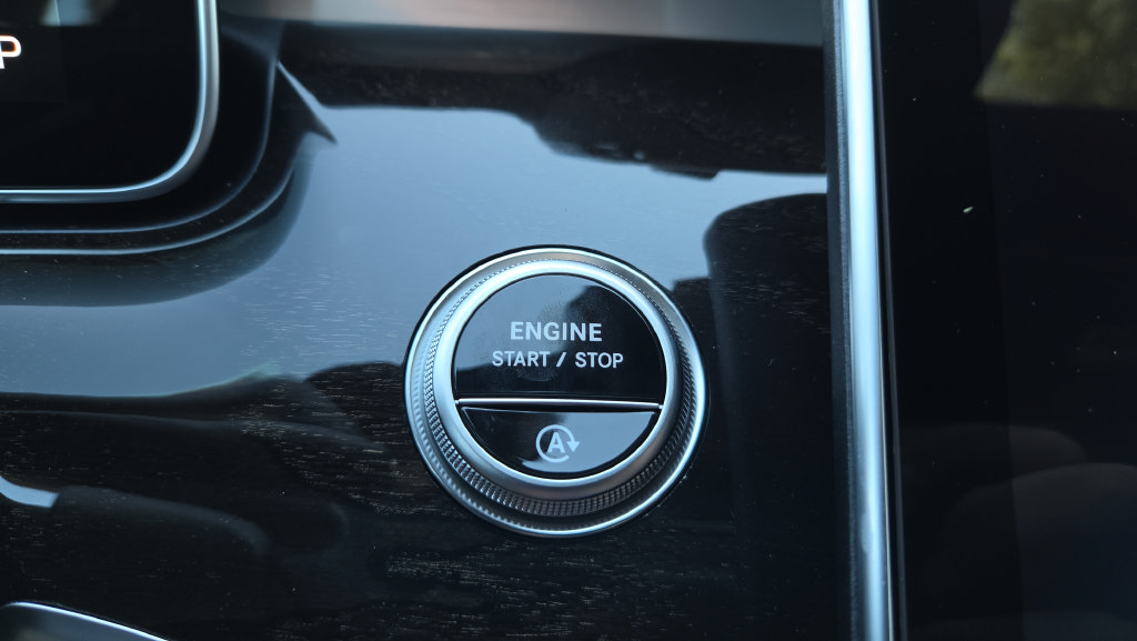 New 2026 Mercedes-Benz C 300 4MATIC Sedan image 11