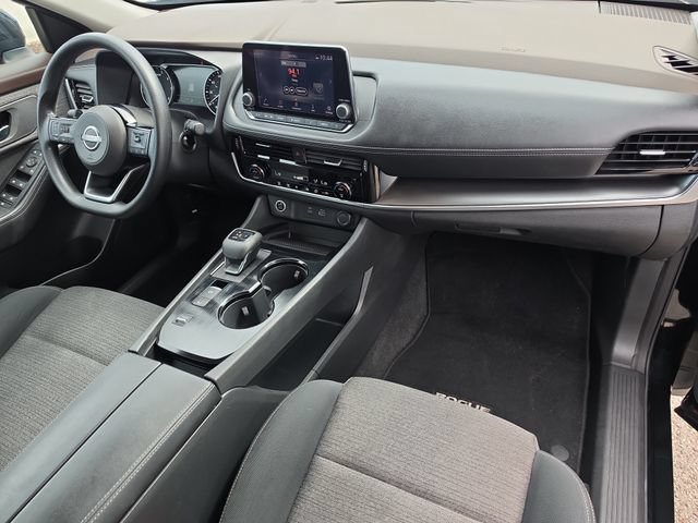Certified 2022 Nissan Rogue SV FWD image 11