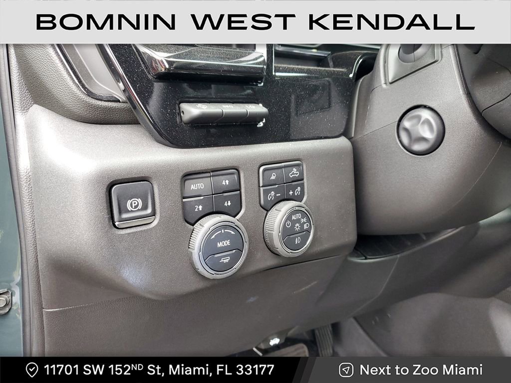 Used 2025 Chevrolet Silverado 1500 ZR2 w/ Technology Package image 23
