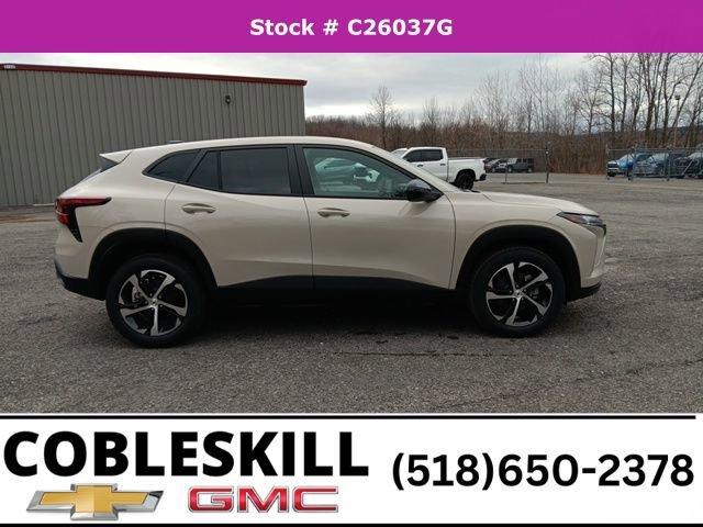 New 2026 Chevrolet Trax RS image 2