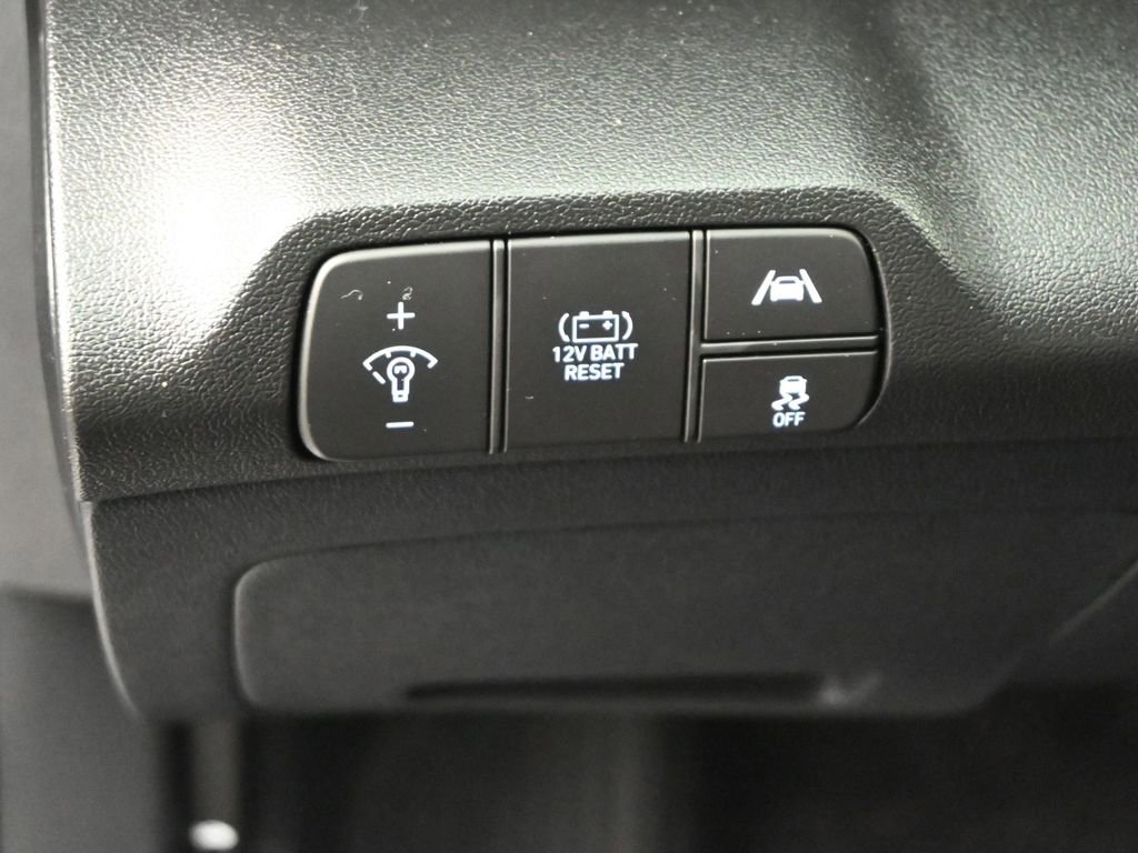 Used 2023 Hyundai Elantra Blue FWD image 5