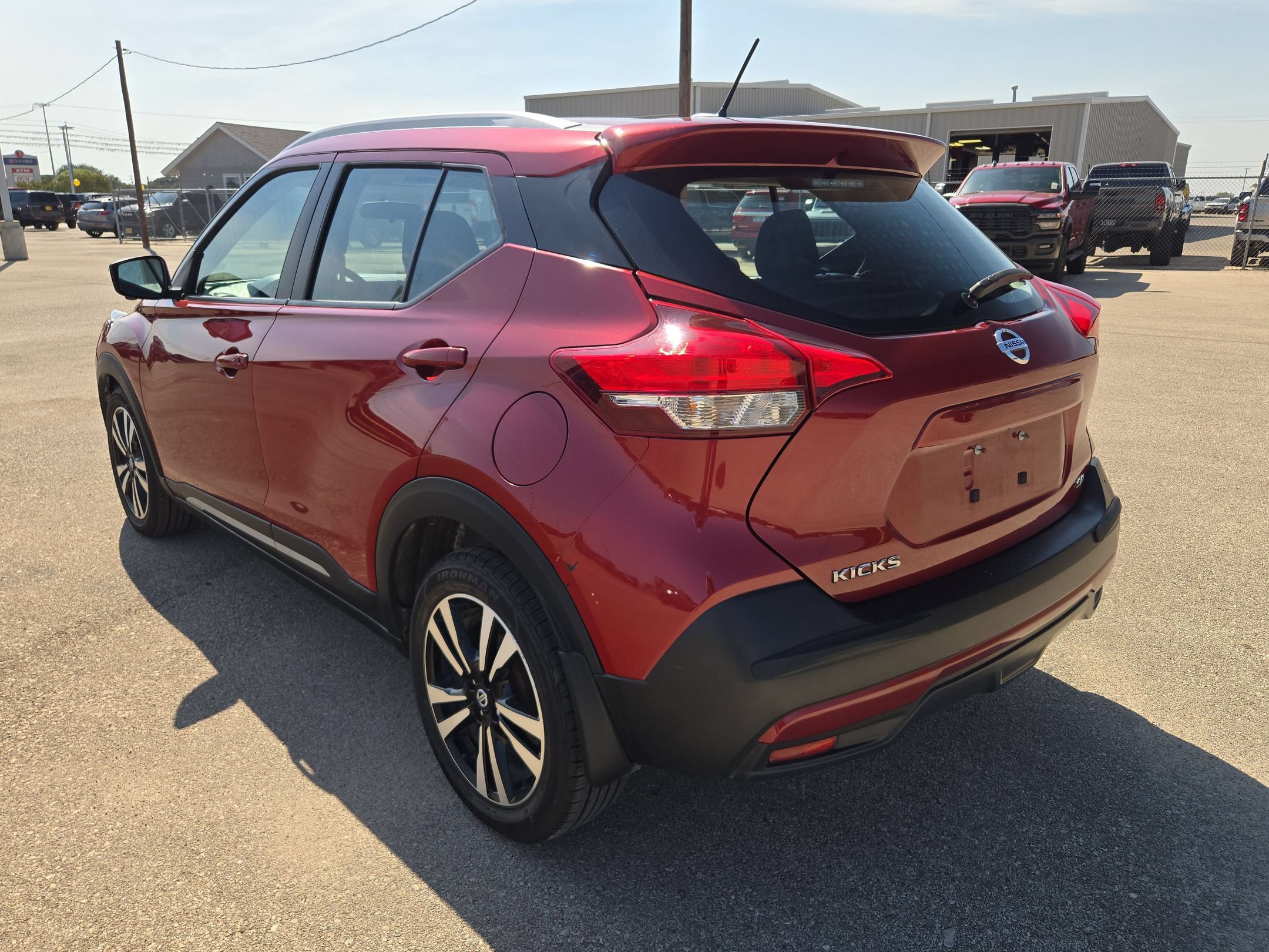 Used 2019 Nissan Kicks SR w/ SR Premium Package FWD image 5
