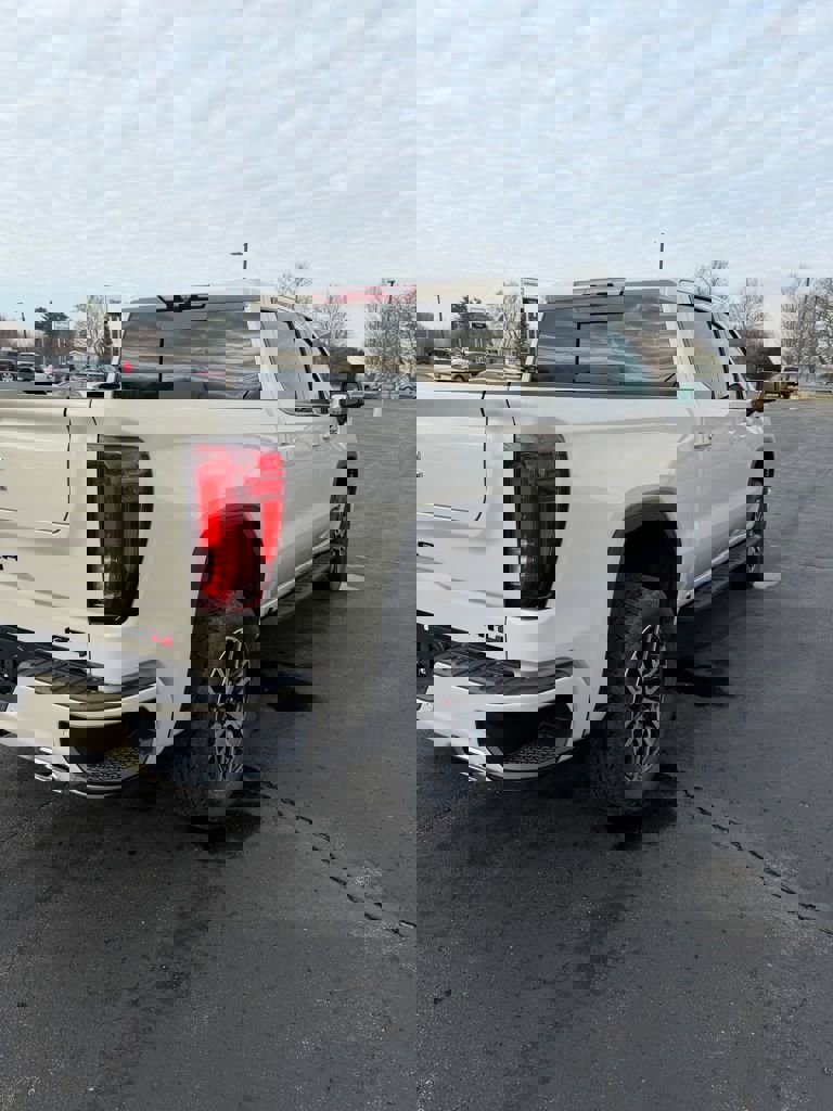 New 2026 GMC Sierra 1500 AT4 w/ AT4 Premium Package image 4