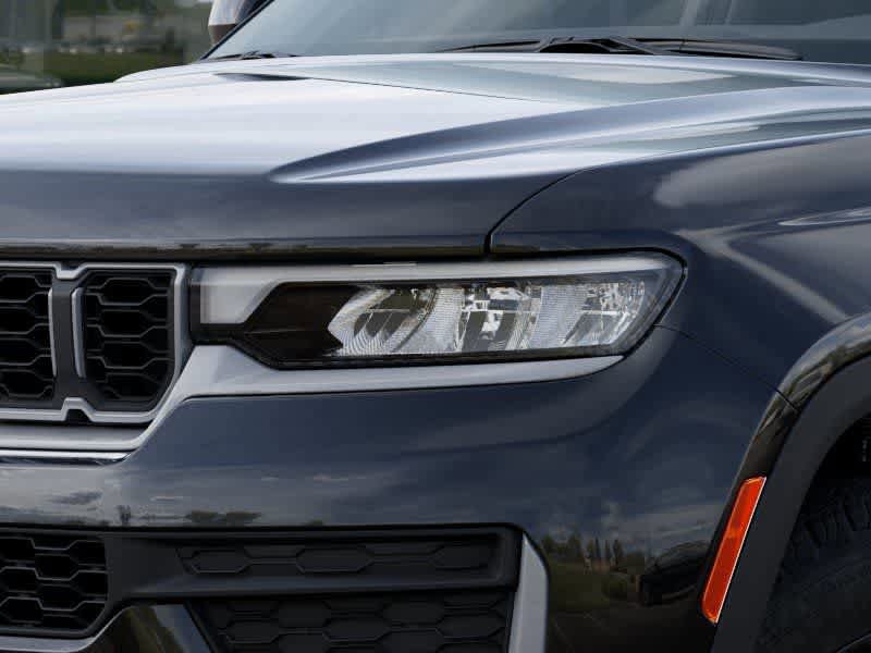 New 2026 Jeep Grand Cherokee Altitude image 10