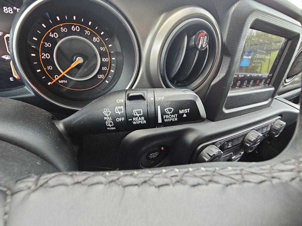 Used 2018 Jeep Wrangler Unlimited Sport S AWD/4WD image 34