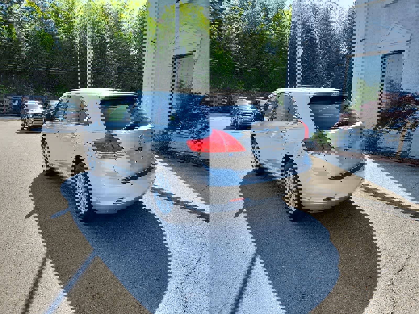 Used 2011 Toyota Venza w/ Convenience Pkg FWD image 3