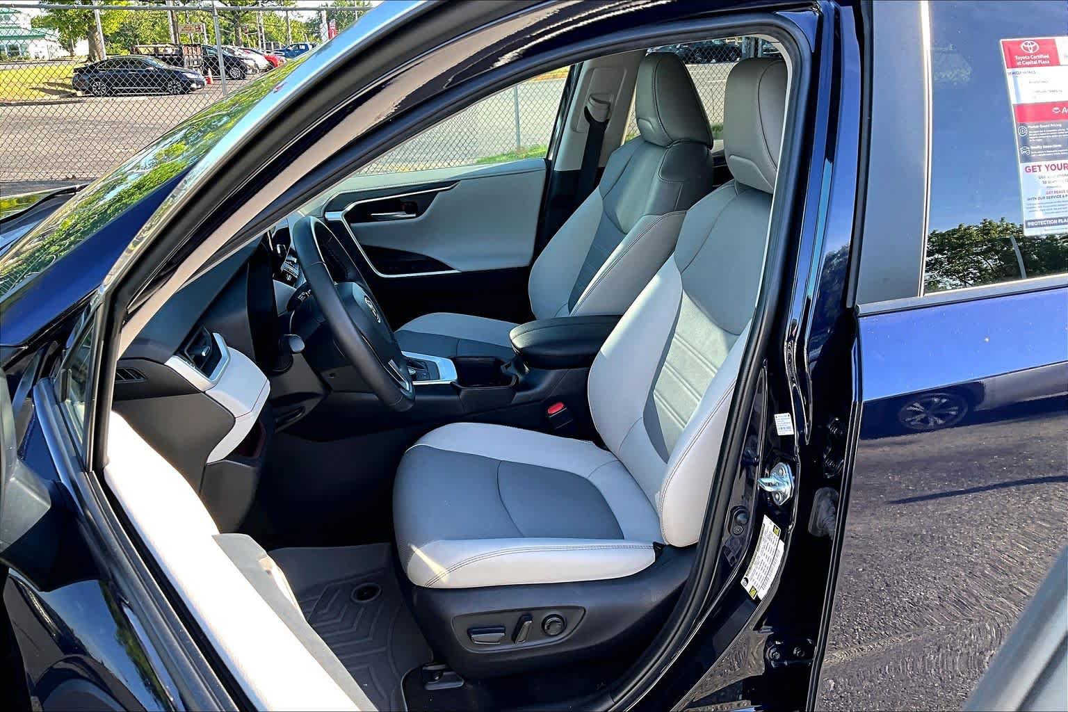 Used 2023 Toyota RAV4 Limited AWD/4WD image 15