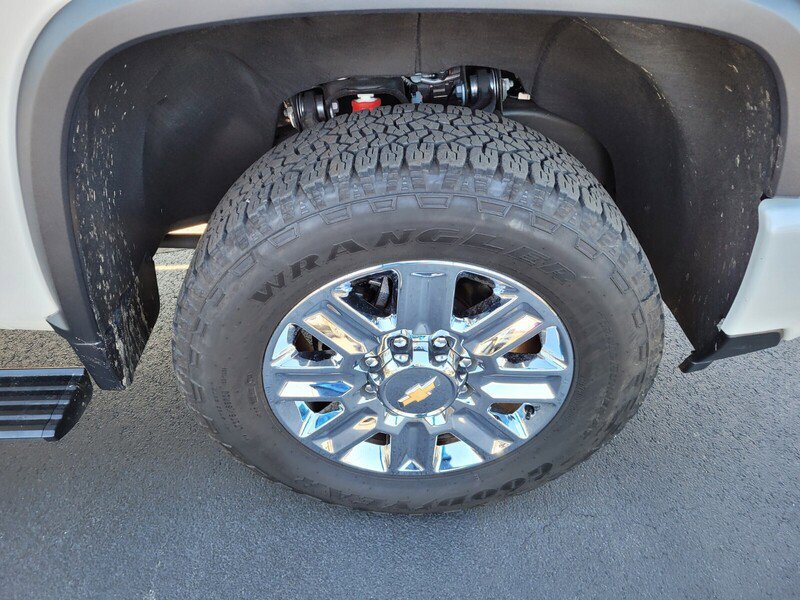 Used 2024 Chevrolet Silverado 2500 High Country w/ Z71 Off-Road Package image 25