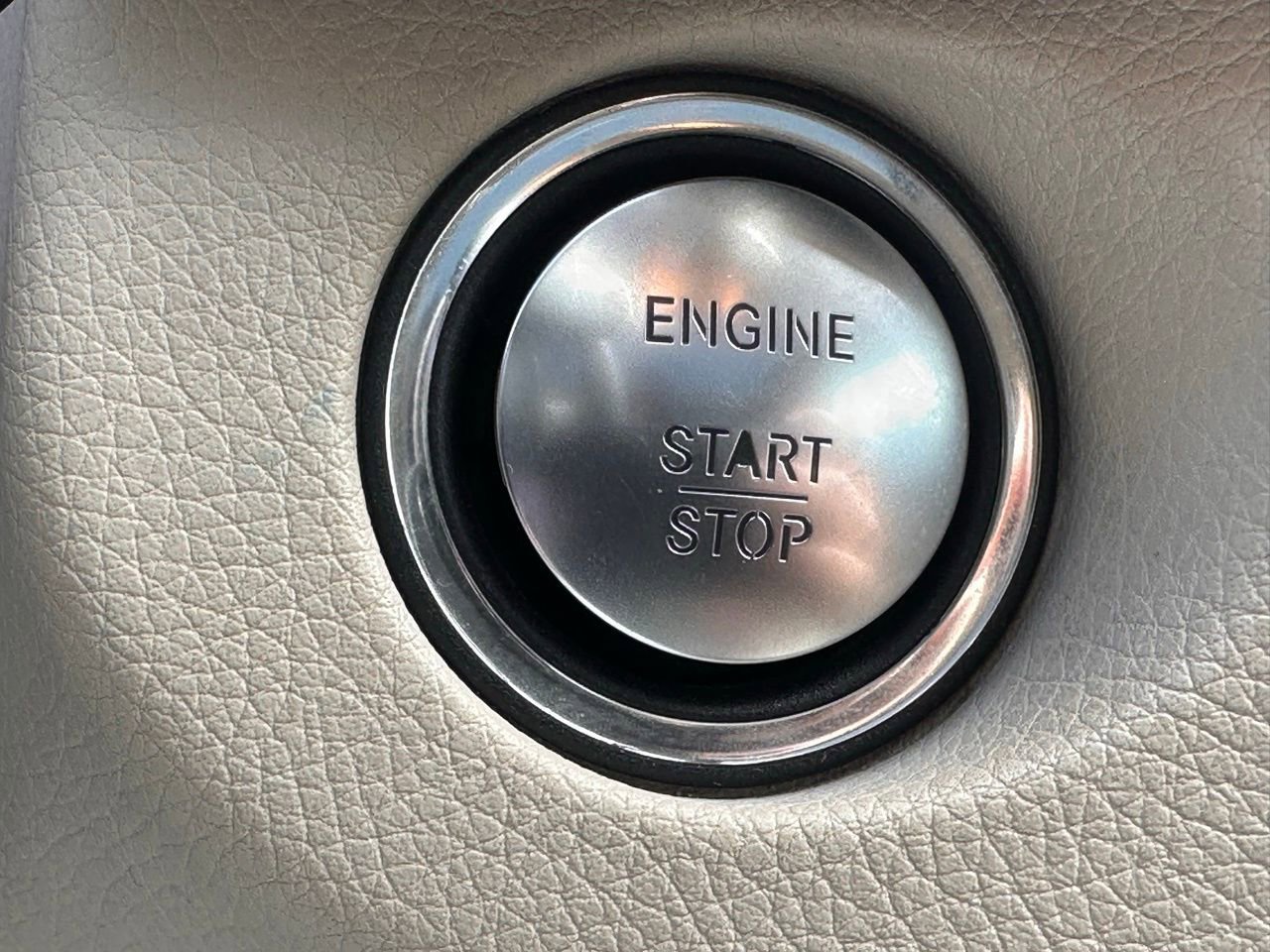 Used 2014 Mercedes-Benz E 350 4MATIC Wagon image 37