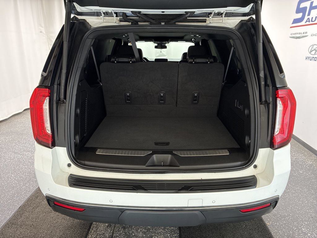 Used 2023 GMC Yukon XL AT4 w/ AT4 Premium Package AWD/4WD image 7
