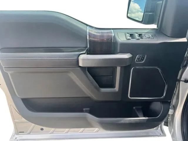Used 2016 Ford F150 Platinum w/ Equipment Group 701A Luxury AWD/4WD image 12