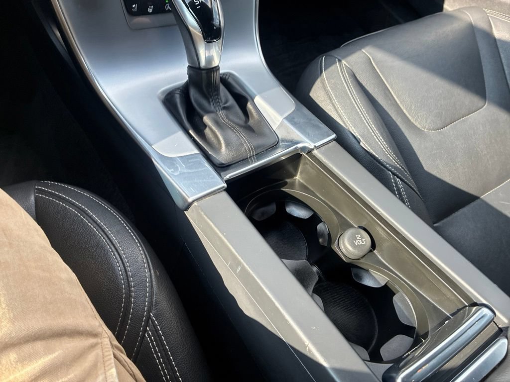 Used 2018 Volvo V60 T5 Dynamic FWD image 14