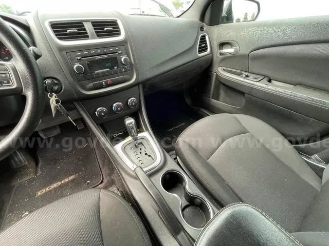 Used 2013 Dodge Avenger SE FWD image 15