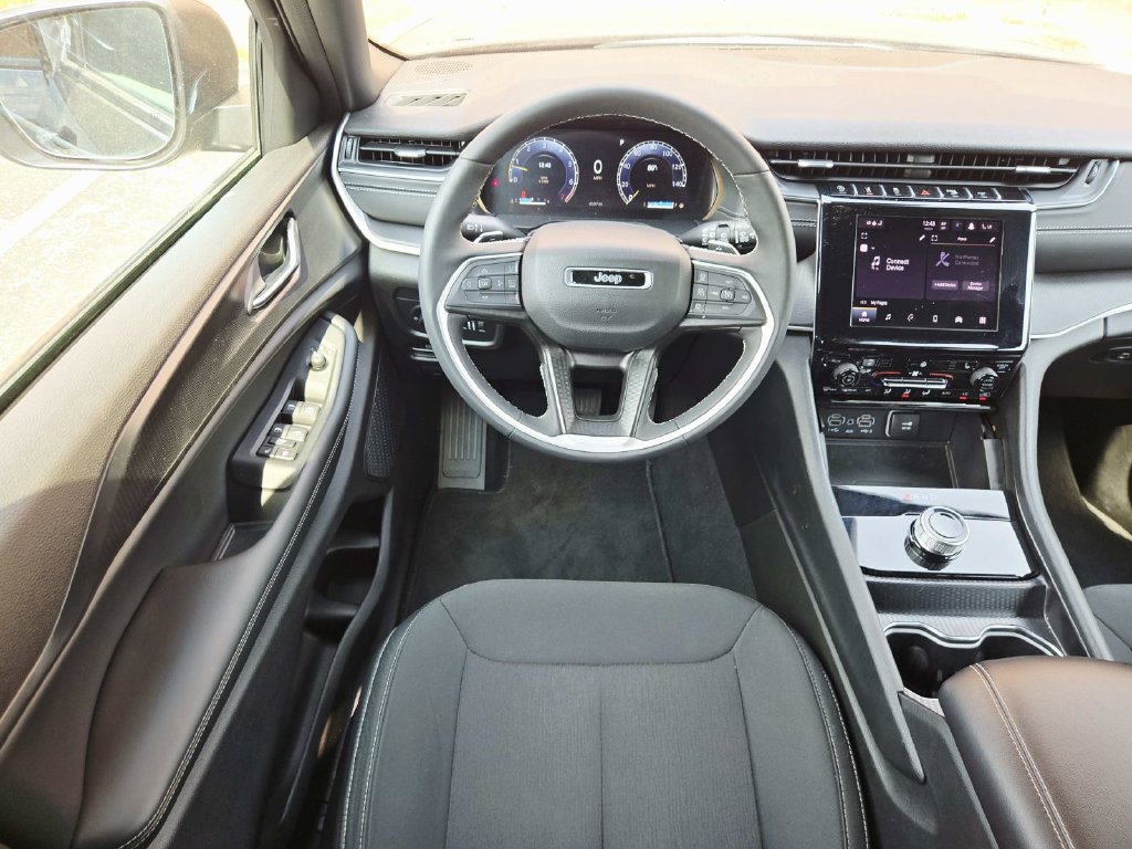 New 2025 Jeep Grand Cherokee Laredo X w/ Luxury Tech Group I AWD/4WD image 11