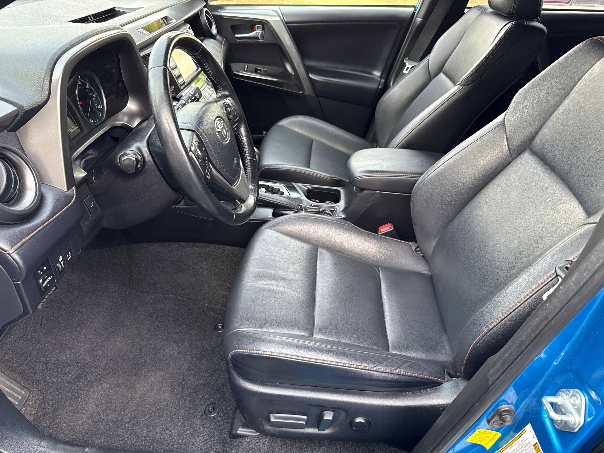 Certified 2018 Toyota RAV4 SE AWD/4WD image 26