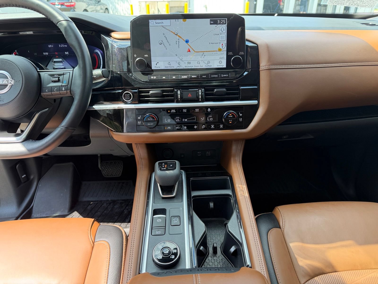 Used 2024 Nissan Pathfinder Platinum AWD/4WD image 19
