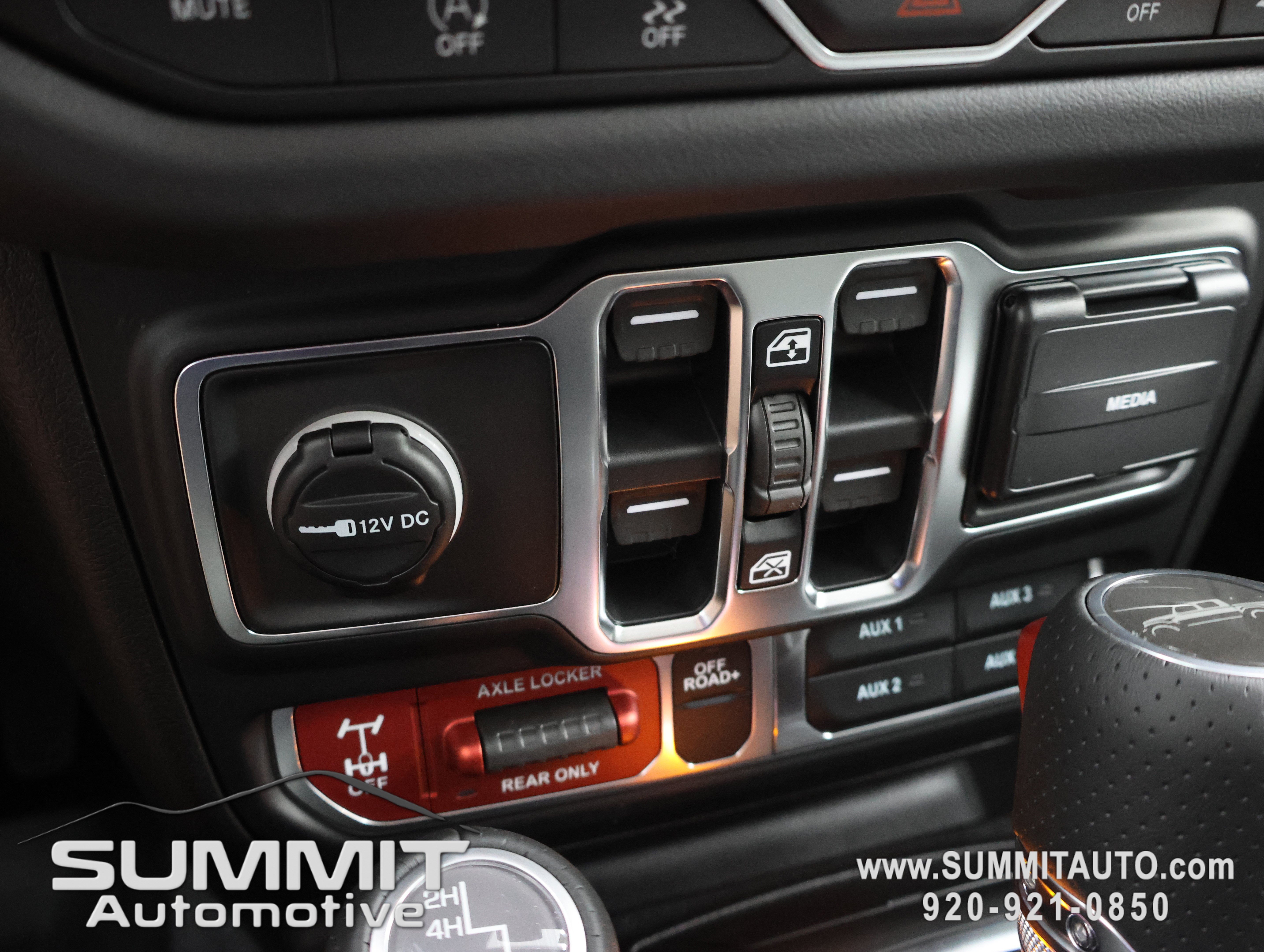 New 2026 Jeep Gladiator Mojave w/ Safety Group AWD/4WD image 47