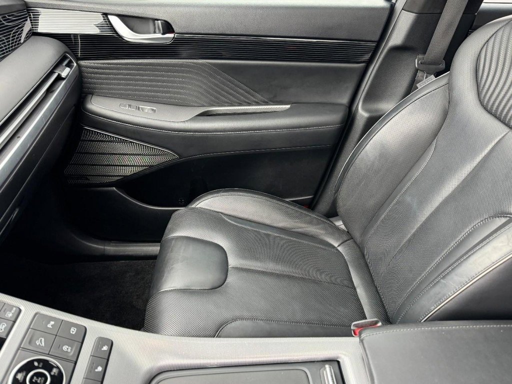 Used 2023 Hyundai Palisade Calligraphy image 16