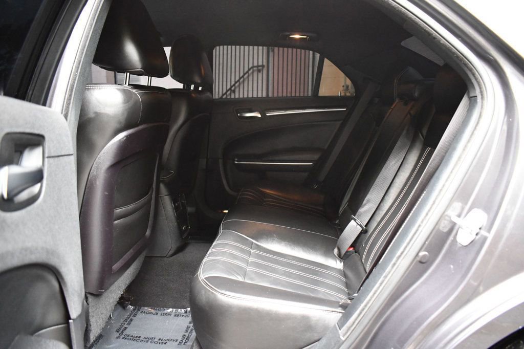 Used 2019 Chrysler 300 S image 39