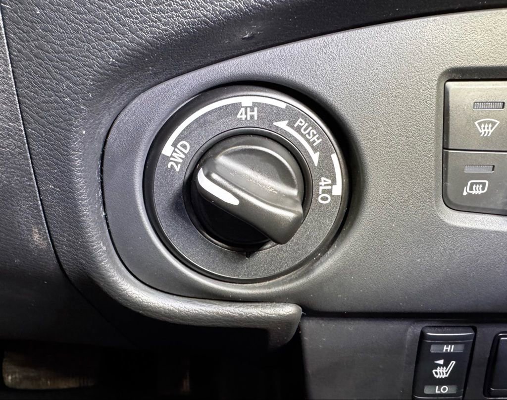 Used 2024 Nissan Frontier PRO-4X w/ Pro Premium Package image 30