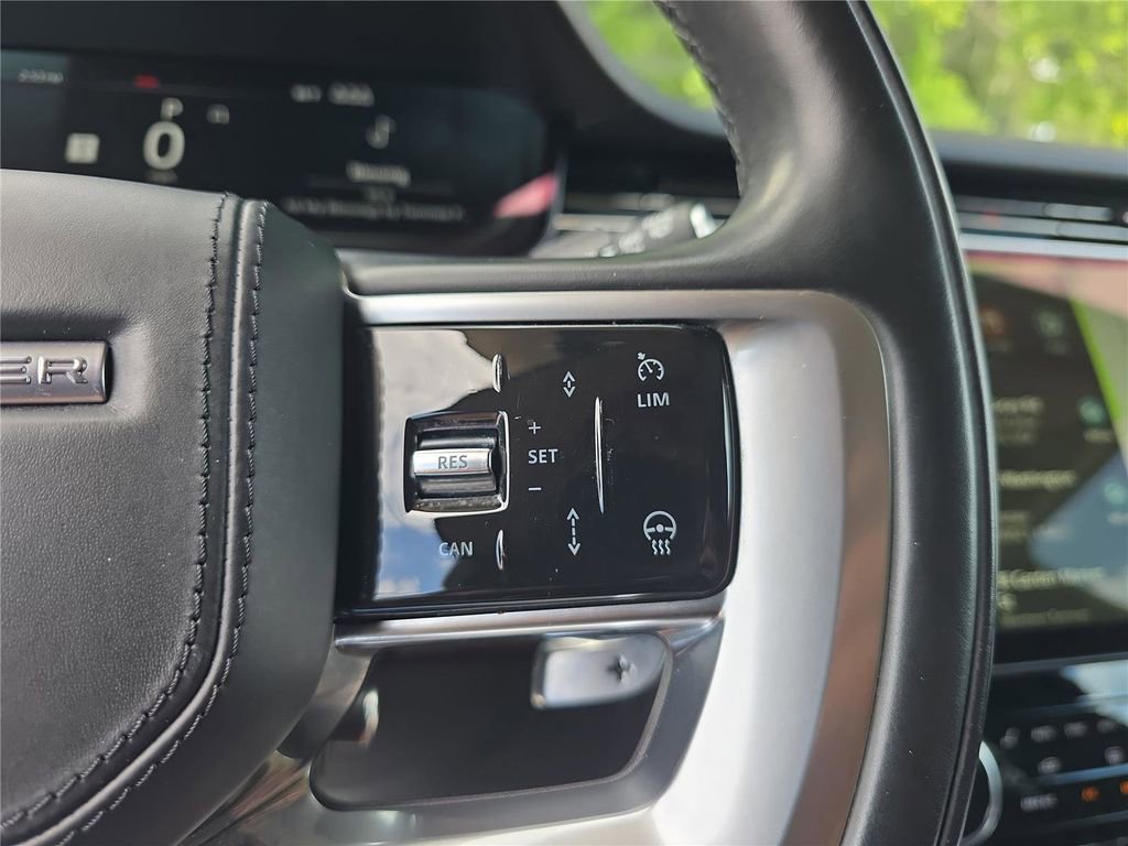 Used 2023 Land Rover Range Rover SE image 23