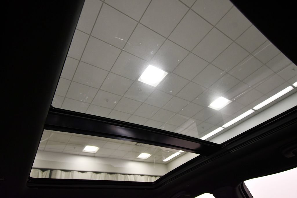 Used 2022 Cadillac XT5 Sportv AWD/4WD image 16