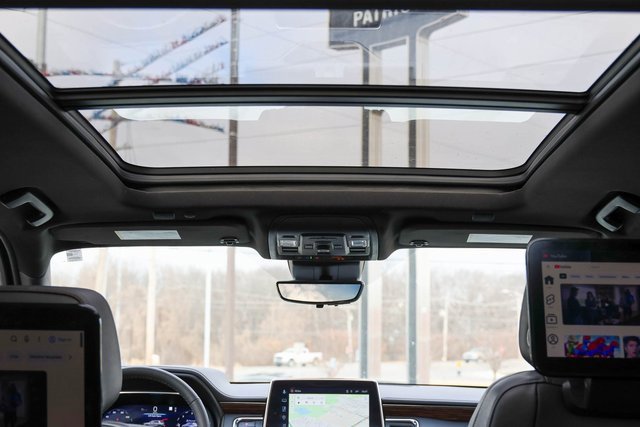 Used 2024 Chevrolet Tahoe High Country image 12