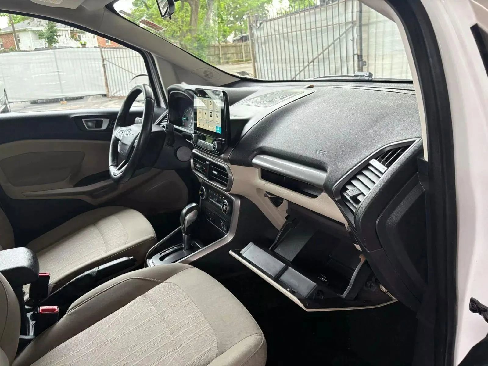 Used 2018 Ford EcoSport SE w/ SE Convenience Package image 18