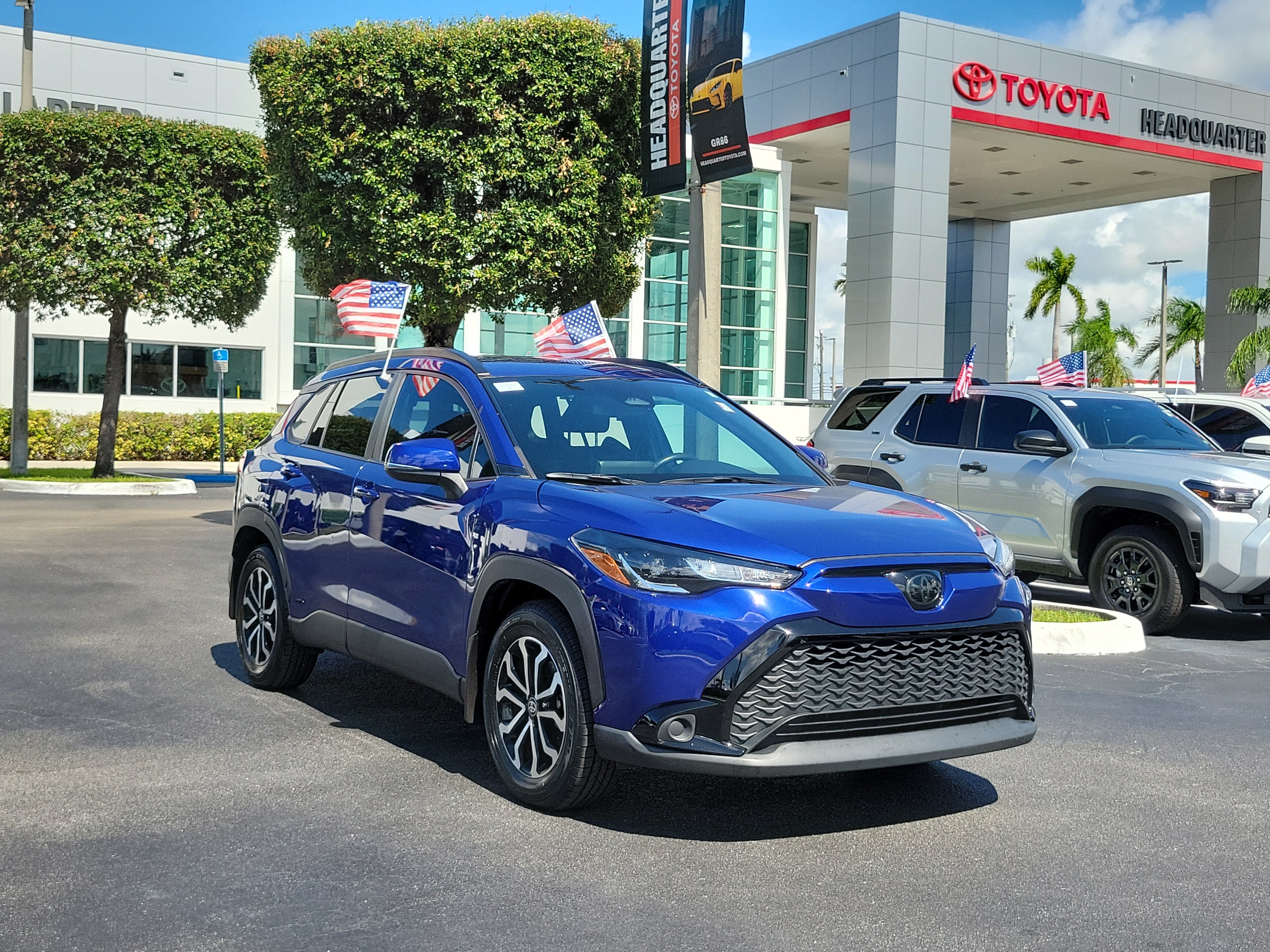 Used 2023 Toyota Corolla Cross AWD Hybrid image 2