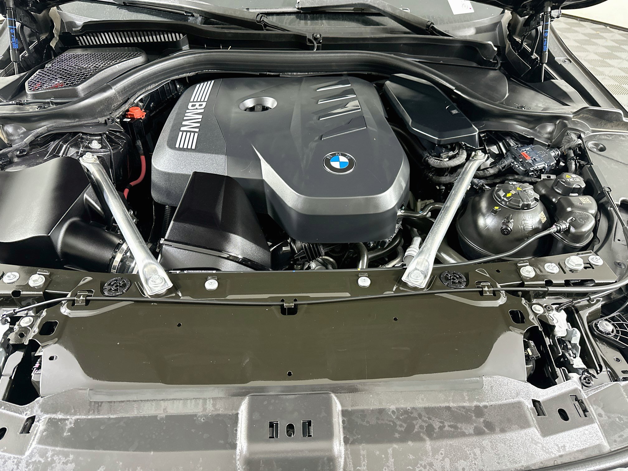 Used 2026 BMW 530i w/ Premium Package RWD image 34