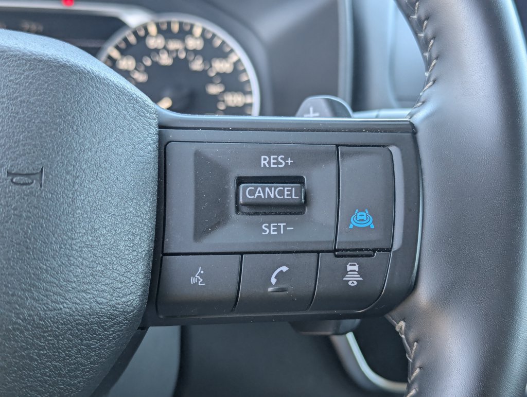Used 2025 Nissan Rogue SV AWD/4WD image 17