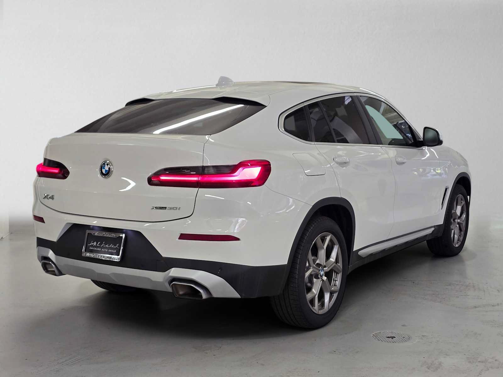 Used 2025 BMW X4 xDrive30i AWD/4WD image 5