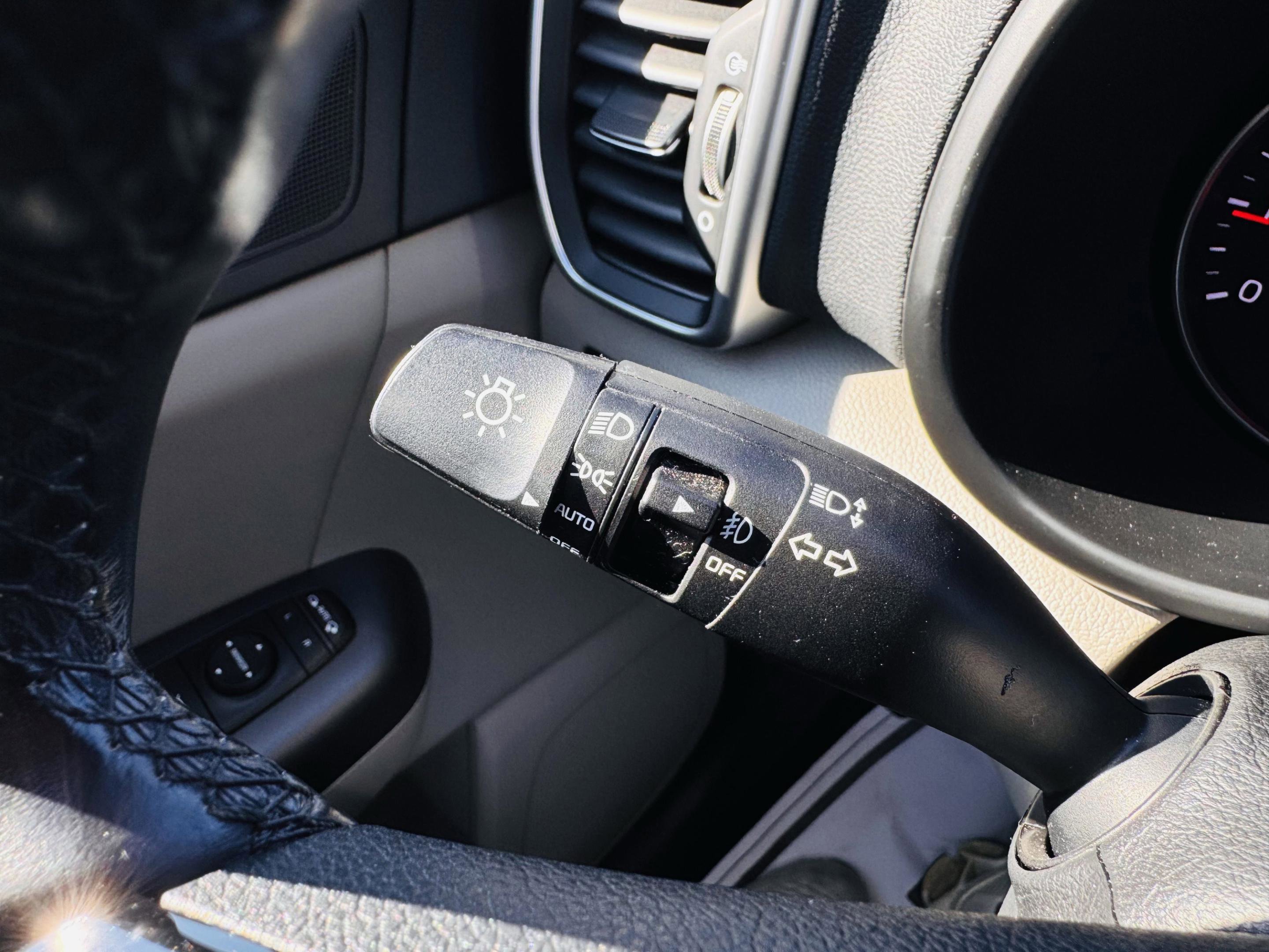 Used 2021 Kia Sportage S image 16