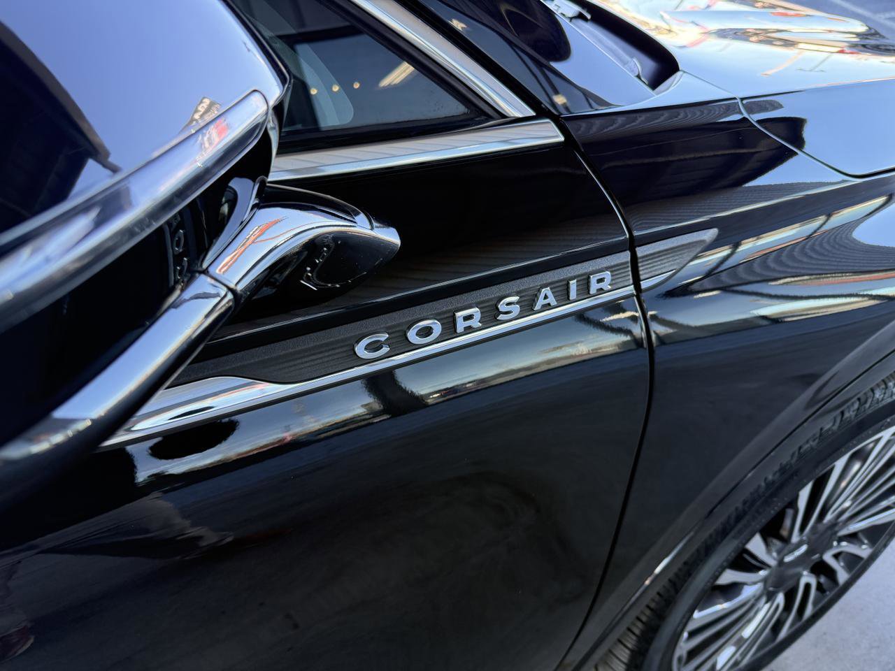 Used 2022 Lincoln Corsair Reserve w/ Equipment Group 201A image 4