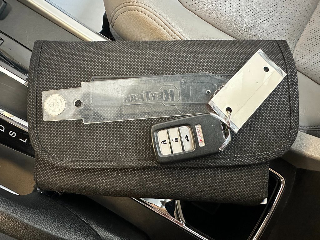 Used 2015 Honda Accord EX-L image 9