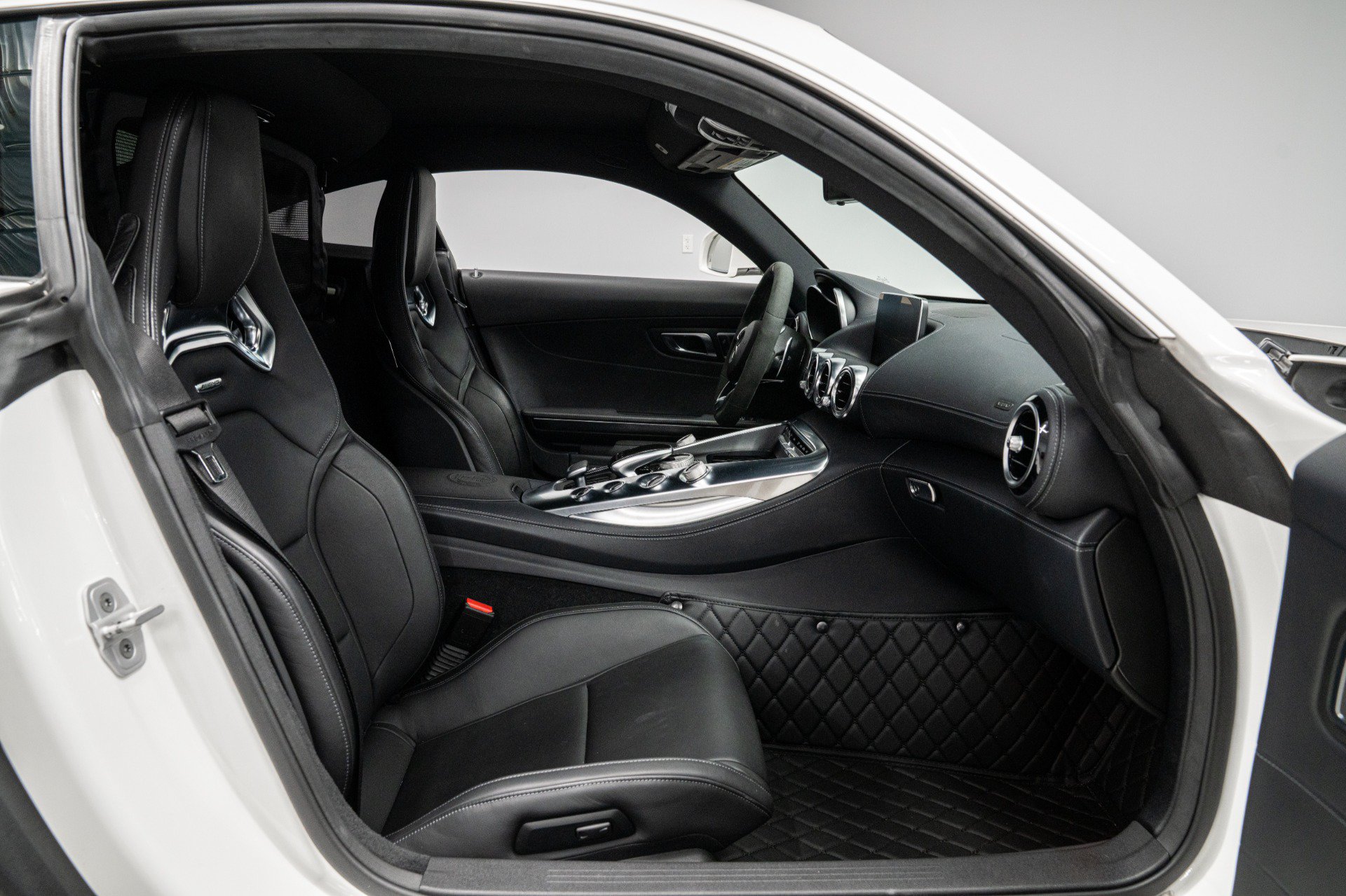 Used 2016 Mercedes-Benz AMG GT S image 24