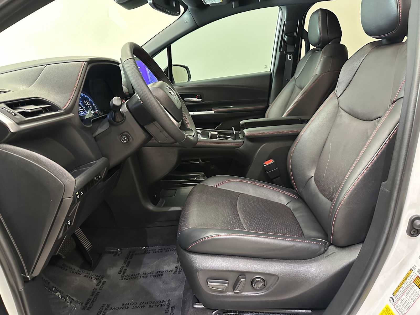 Used 2025 Toyota Sienna XSE w/ XSE Premium Package AWD/4WD image 22