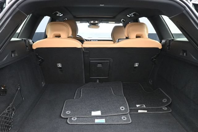 Used 2023 Volvo XC60 B6 Ultimate w/ Climate Package AWD/4WD image 31